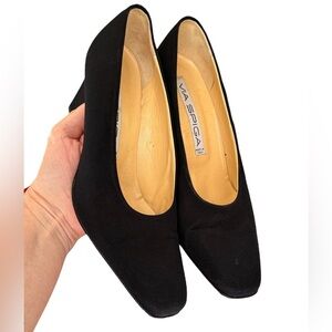 80s BLACK CHUNK HEELS SQUARE TOE MINIMALIST SHOES BY VIA SPIGA MADE IN ITALY 7B